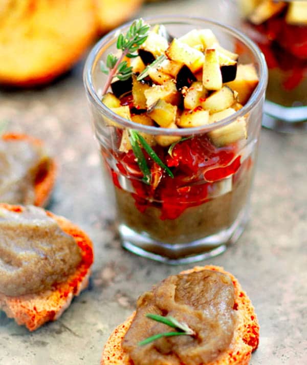 Image verrine préparatiion culinaire caviar d'aubergines et toasts